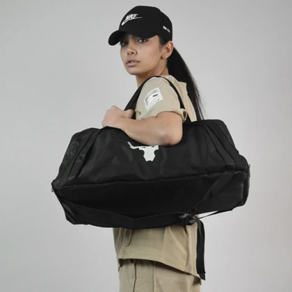 ساک و کوله ورزشی اندر آرمور مدل AZS-253360 جاکفشدار سه کاره