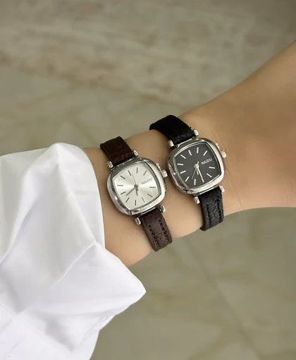 ساعت چرمی زنانه صفحه مربع نایدو