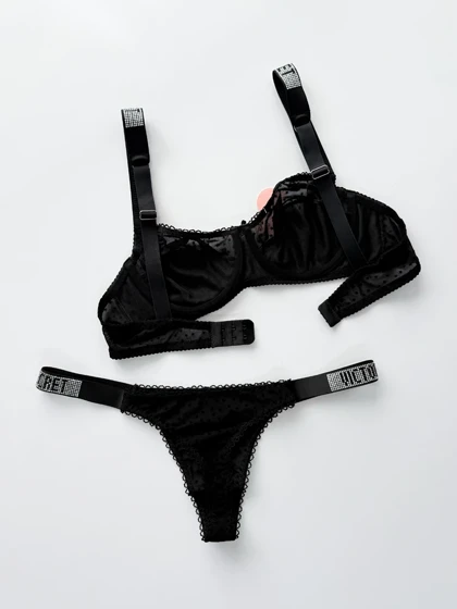 ست شورت و سوتین فنر دار گیپور مخمل فانتزی طرح ستاره بند نوشته Victoria's Secret شهره Shohreh