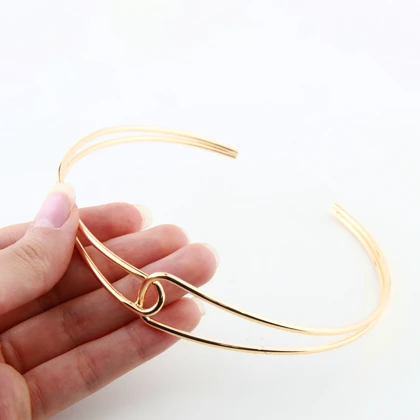 طوق زنانه مدل پیچی دولاین