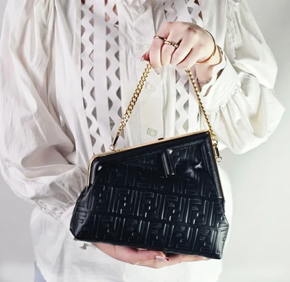 کیف فندی مجلسی 8700