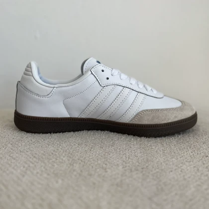 سامبا تمام سفید