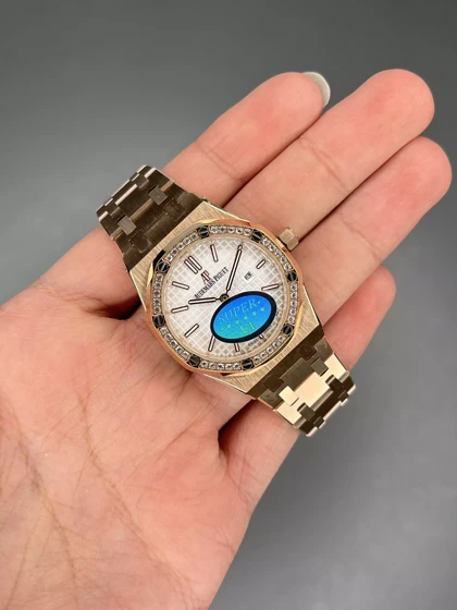 ساعت مچی اودمار پیگه بند رزگلد قاب نگین‌دار Audemars Piguet