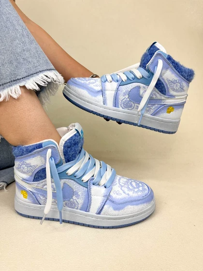 کتانی ونس ساق‌دار زنانه ایر جردن وان فامیلا بلو NIKE AIR JORDAN 1 کد 912 دختر طهرونی