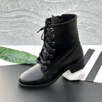 کفش نیم بوت زنانه مدل Stradivarius Flat Ankle Boots - BTB25