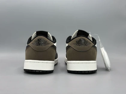 کتانی نایکی جردن1لو دارک موکا/Nike Jodan 1 low dark mocha