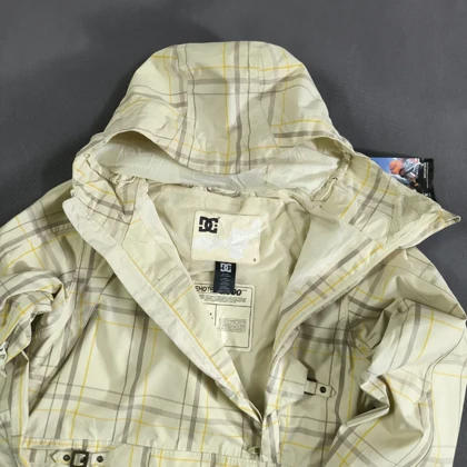 SIZE S-M کاپشن اسکی زنانه و دخترانه گورتکس حرفه ای اورجینال از برند معتبر DC