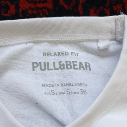 تیشرت مردانه طرح نفرتی‌تی مصر باستان pull & bear 🇪🇸