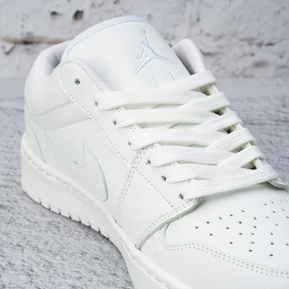 کفش کتانی زنانه نایک ایر جردن 1 سفید (Nike Air Jordan 1 Low White) کد 2332