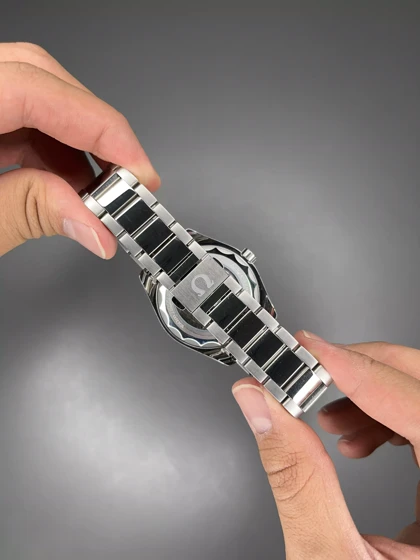 ساعت مچی امگا سیمستر بند سیلور صفحه سفید Omega Seamaster