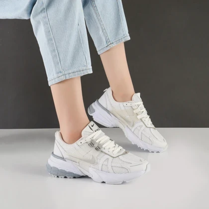 کفش و کتانی اسپرت مردانه و زنانه مدل نایک کوشلون NIKE V2K رنگ سفید طوسی کد 41742
