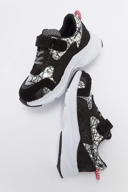 کفش پیاده روی بچگانه mnpc mnpc