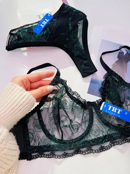 ست شورت و سوتین زنانه طرح سیم دوزی جنس گیپور