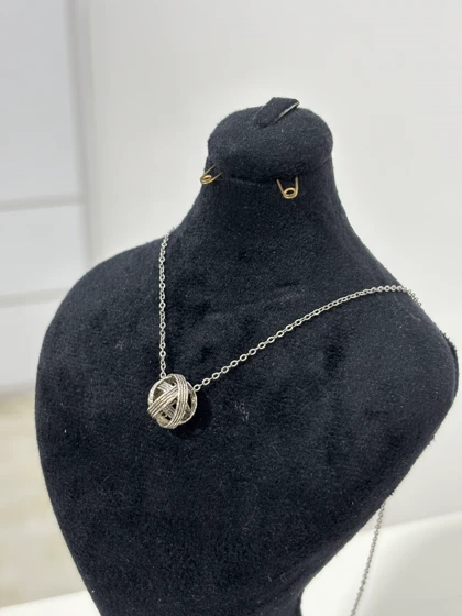 گردنبند نقره زنانه طرح کلاف نخ 995