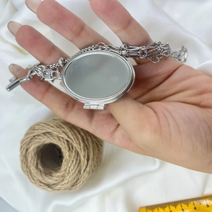 آویز کیف زنانه مدل ستاره طرح آینه و جای رژ لب