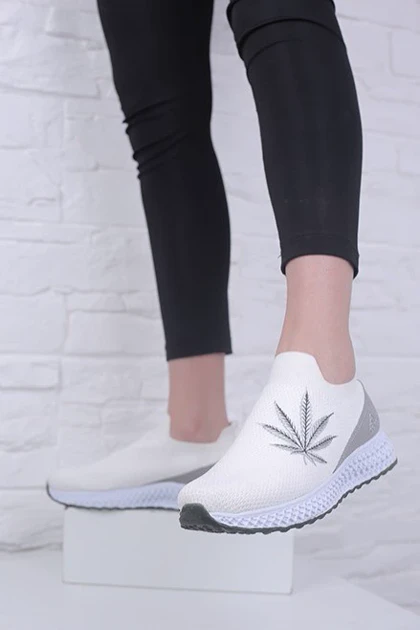 کفش اسپرت زنانه جوآنا