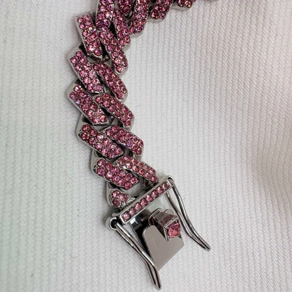 دستبند چین فول نگین صورتی | قفل کتابی