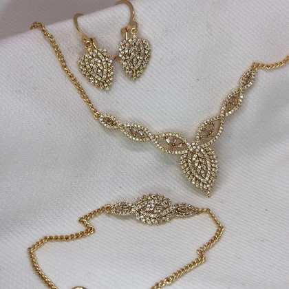 سرویس کامل برند شین مدل «اشک زرین» | تمام نگین با آبکاری طلا و گارانتی 1 ساله