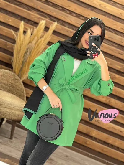 مانتو داکرون یقه پیرسینگ