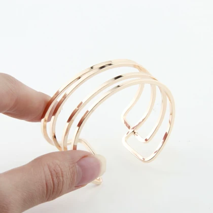 دستبند زنانه بنگل مدل 4 لاین