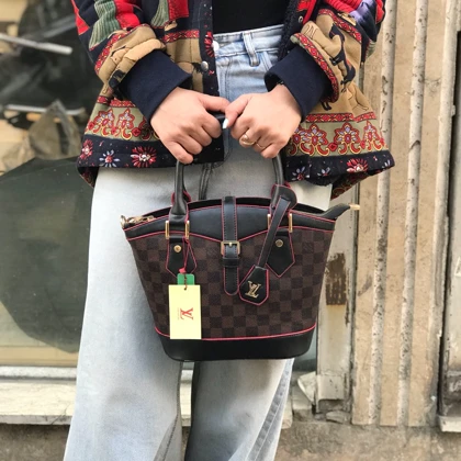 کیف زنانه لویی ویتون Lv وارداتی کد 1009
