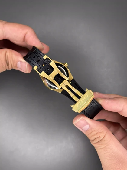 ساعت مچی امگا کانستلیشن قاب طلایی صفحه سفید Omega Constellation