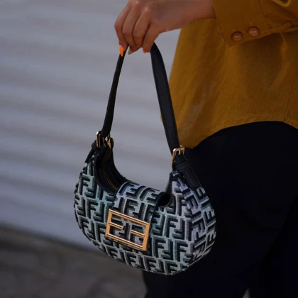 کیف زنانه فندی Fendi Mini Cookie Bag A01