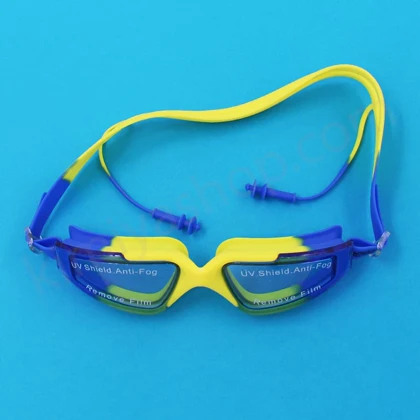 عینک شنای اسپیدو با گوش‌گیر، محافظ UV و لنز ضد بخار