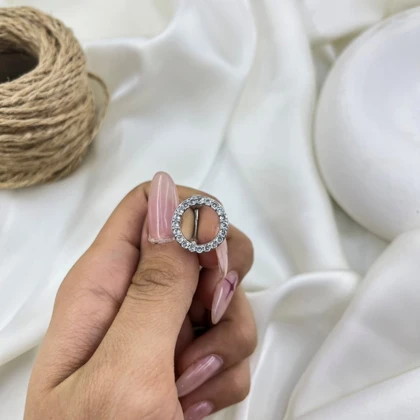 پیرسینگ ناف زنانه مدل تابان طرح دایره نگین جواهری