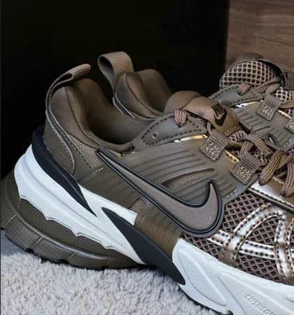 کتانی ویتنامی نایکی وی تو کی ران قهوه ایی روشن Nike V2K RUN Mink Brown