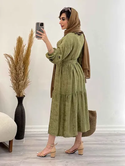 پیراهن بلند چین‌دار