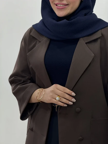 مانتو کتی آیسو به نگار