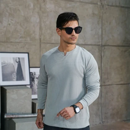 بلوز مردانه طوسی روشن یقه کوبایی مدل Etron