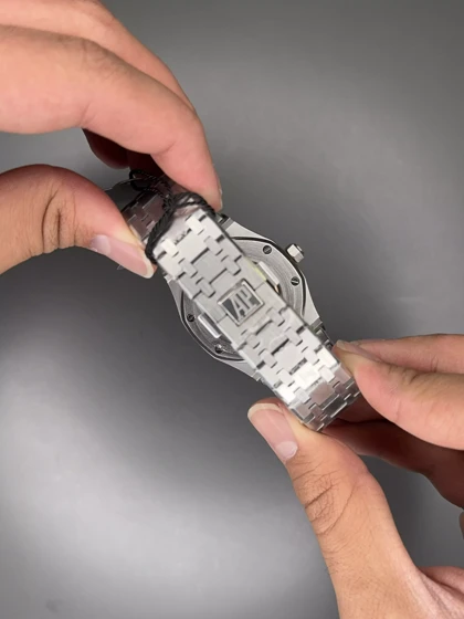 ساعت مچی اودمار پیگه اتوماتیک بند سیلور صفحه سفید Audemars Piguet