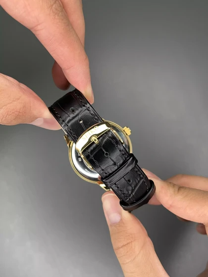 ساعت مچی اورینت اوپن هارت بند چرمی مشکی قاب طلایی Orient