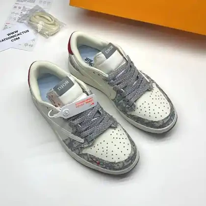 کفش نایک ایر جردن وان لو تراویس اسکات دیور Nike Air Jordan 1 Low Travis Scott x Dior