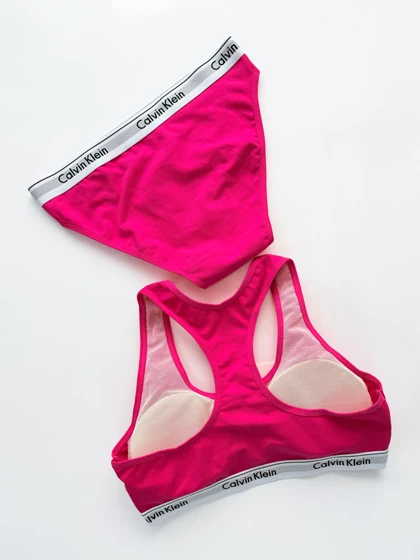 ست نیم‌تنه کاپ‌دار و شورت اسلیپ نخ پنبه کلوین کلاین Calvin Klein