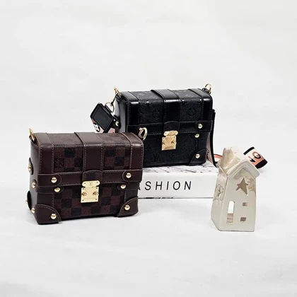 کیف دوشی زنانه لویی ویتون صندوقی کد 1082