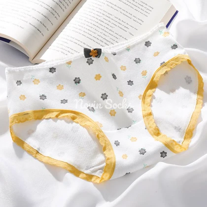 شورت طرح شکوفه گل (سایز 38 الی 42)