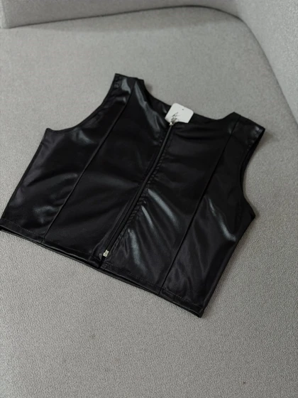 نیم‌تنه چرم