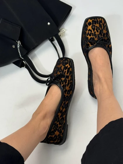 کالج پاپیونی گل رز 4313