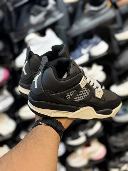 کتانی زنانه جردن 4