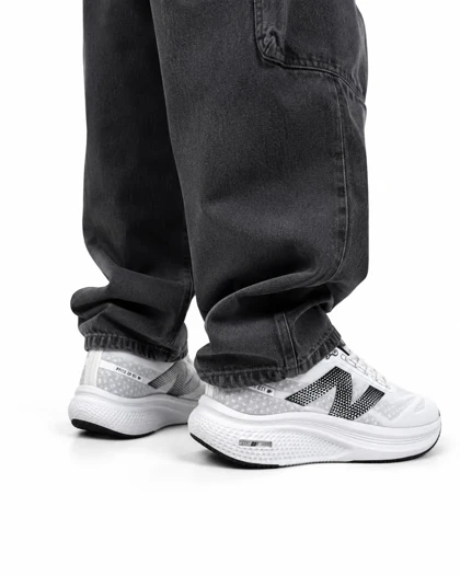 کتانی مردانه مدل رانینگ نیوبالانس سفید مشکی New BALANCE