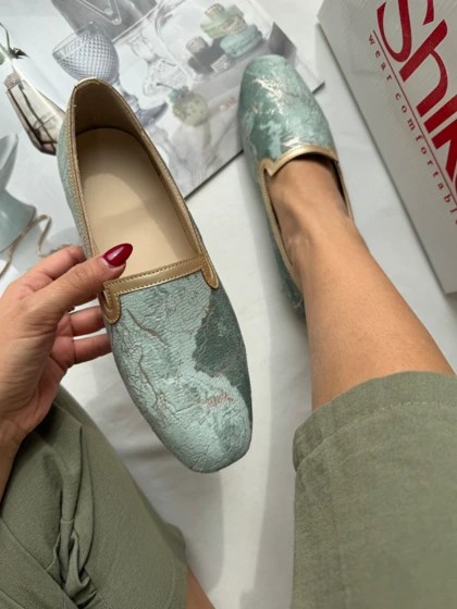 کالج لوتوس 1544