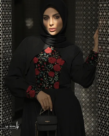 آوا مشکی رز