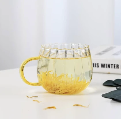 ماگ پیرکس طرح کدو (شیاردار) دسته عسلی /pa51