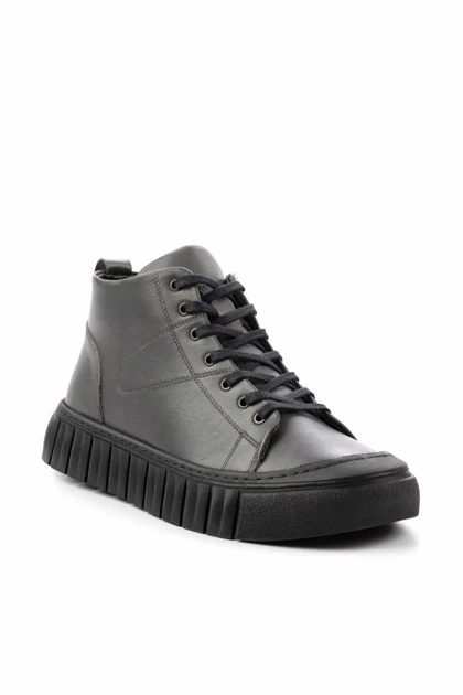 بوت و نیم بوت زنانه بامبی bambi