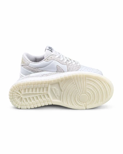 کفش کتانی مردانه مدل نایکی ترویس دیور سفید کرم Nike travis