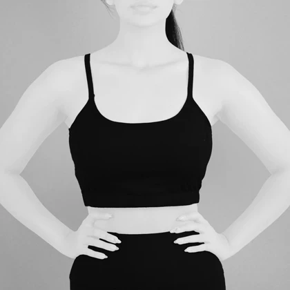 نیم‌تنه ورزشی کاپ‌دار زنانه سانفو مدل 4K1073 مشکی