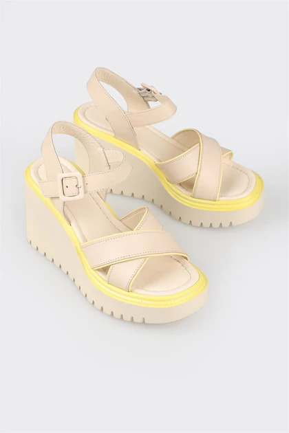 صندل زنانه اله elle